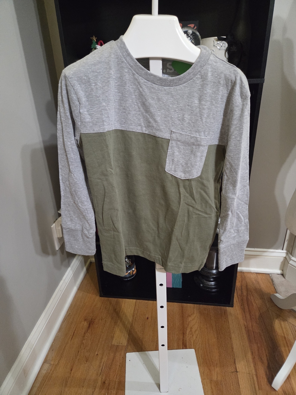 Boys Aeropostale Gray and Olive Colorblock Long-Sleeve Tee